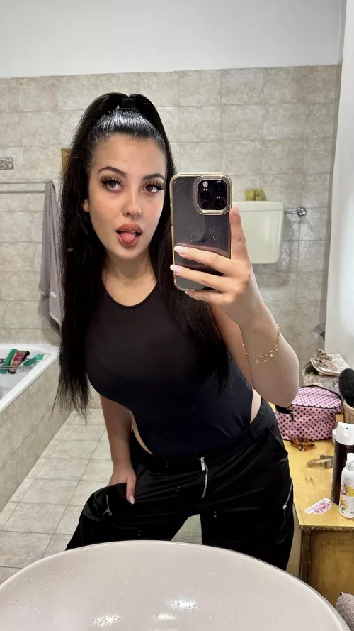 oh hey world.. im that cutie with a booty