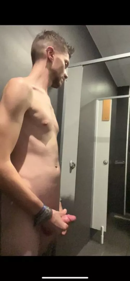 Showing & jerkking off at gym showers