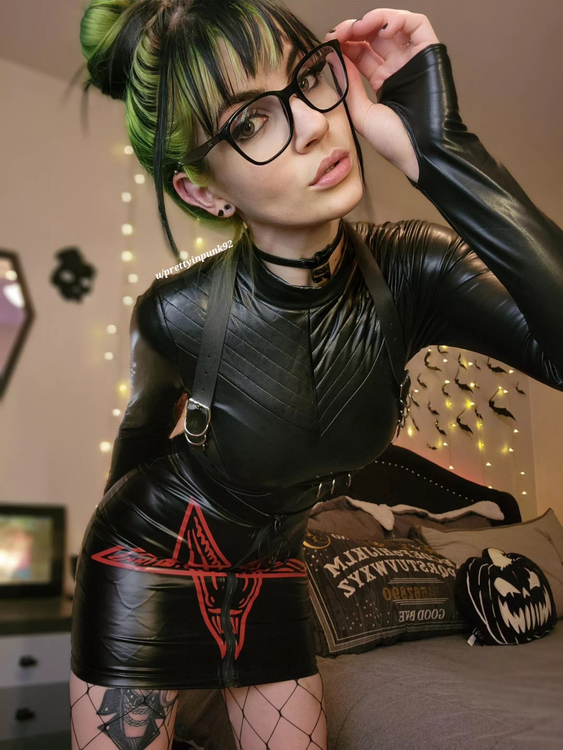 Good luck resisting me in this outfit