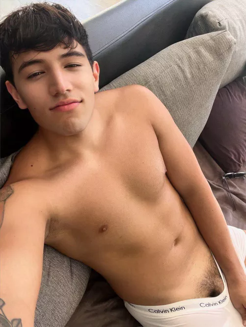 im home alone right now, what would you wanna do with me? 😳