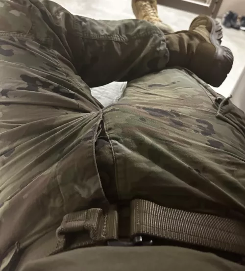 It’s so hard it’s about to bust out of my pants 😈