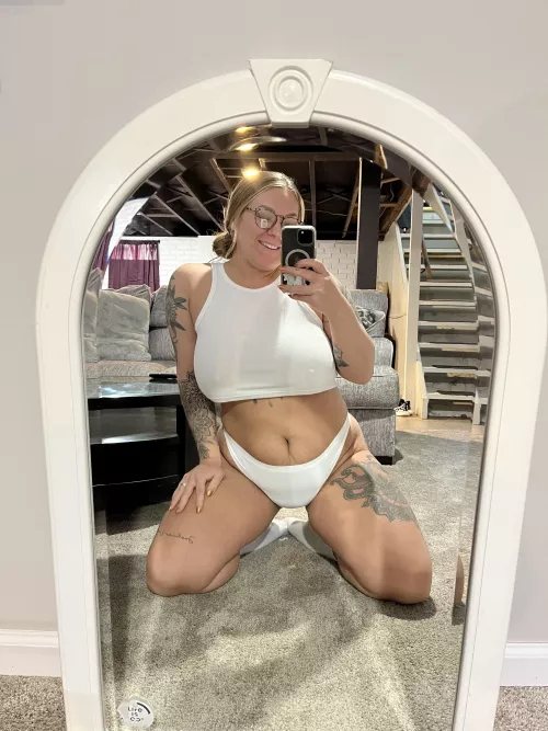 Mirror selfie smiles