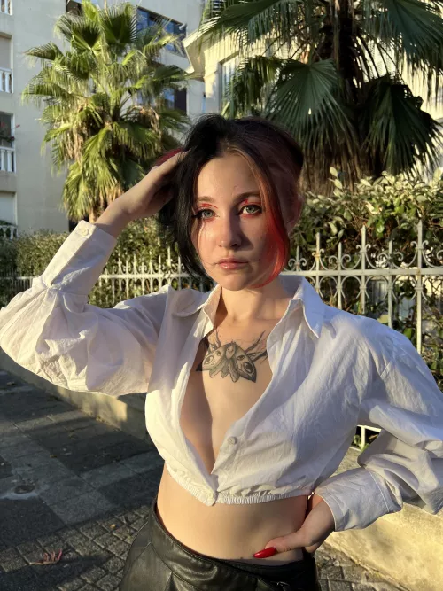 My shirt is a bit of a bully