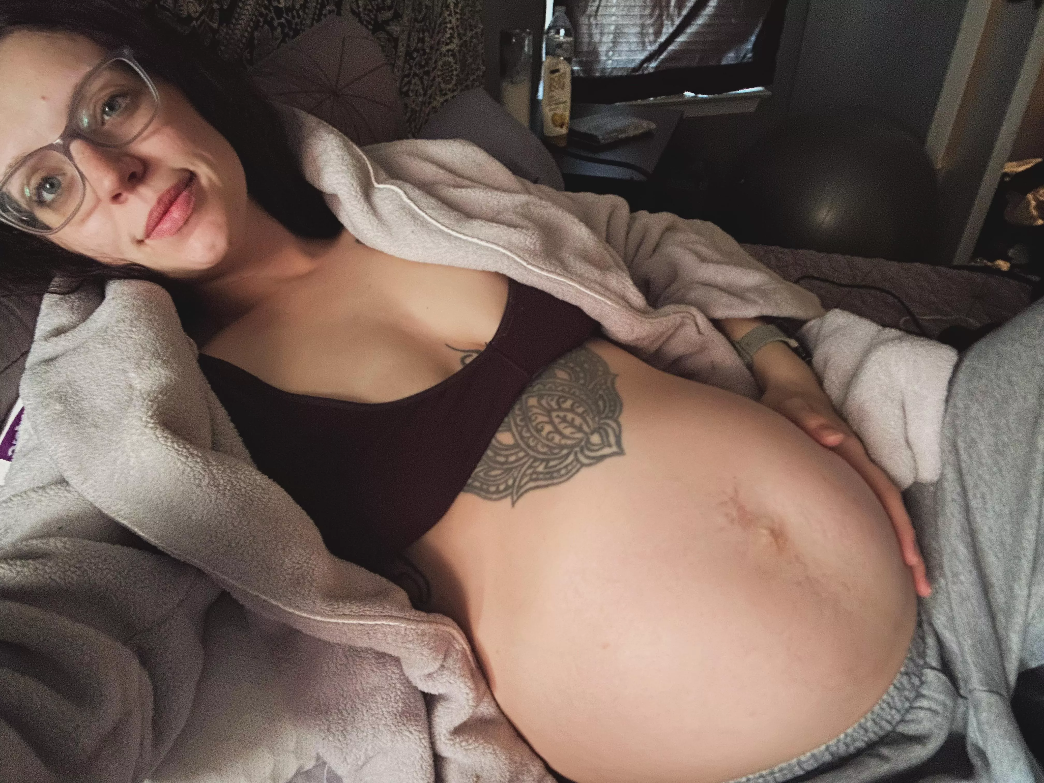 Pregnant and sick… come make me feel better @smutty_fantasy