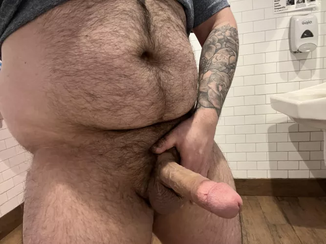 Sneaking a nude at work between deliveries