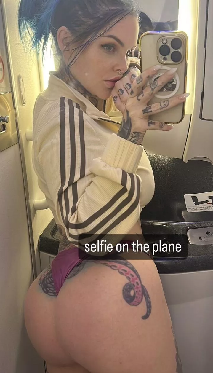 Airplane Selfie