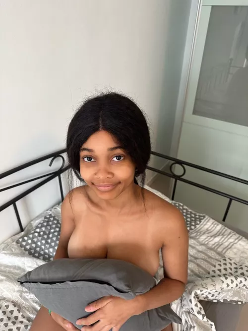 big and natural you'll be surprised if you remove the pillow for me