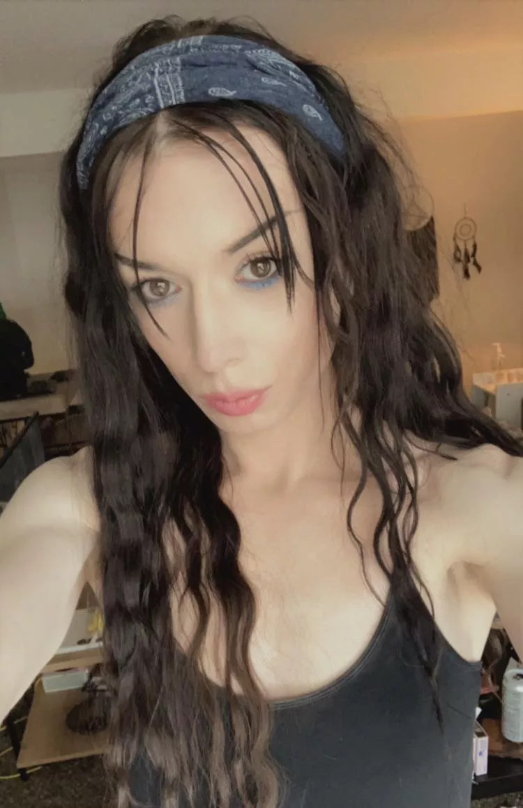 do you accept nudes from horny tgirls? :3