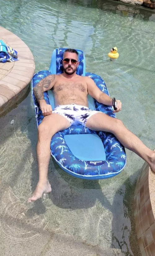 Hairy enough for otter status?