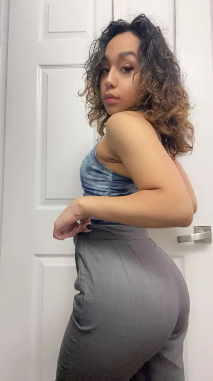 18F Can I be the girl you jerk off whole week?