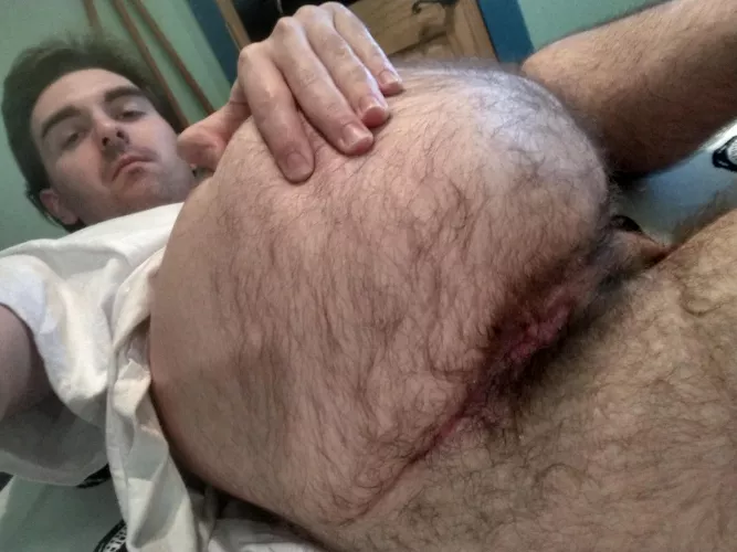 A crack of hairy proportions