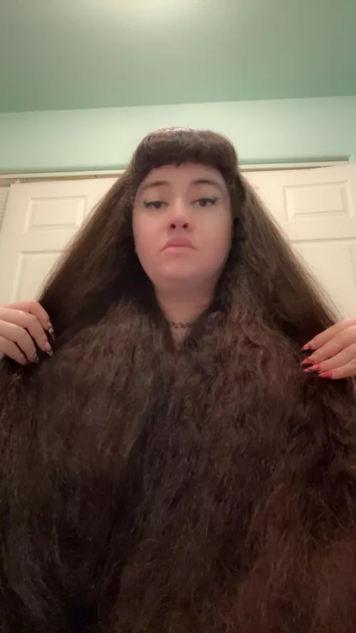 Come with me, under my hair blanket