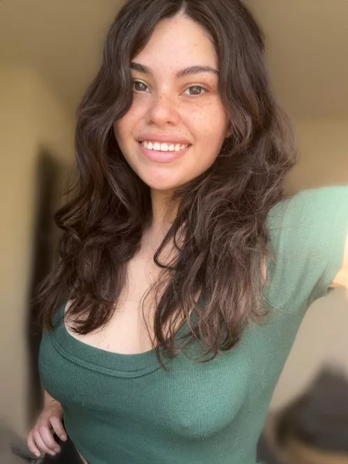 Do you like the way my top outlines my titties?