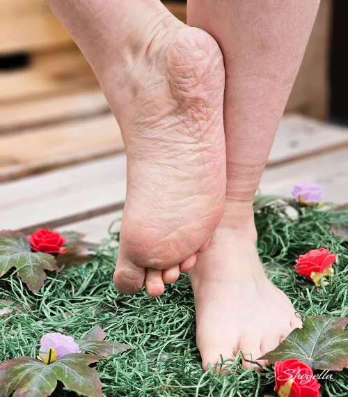 Give my feet some love pls 💋💕