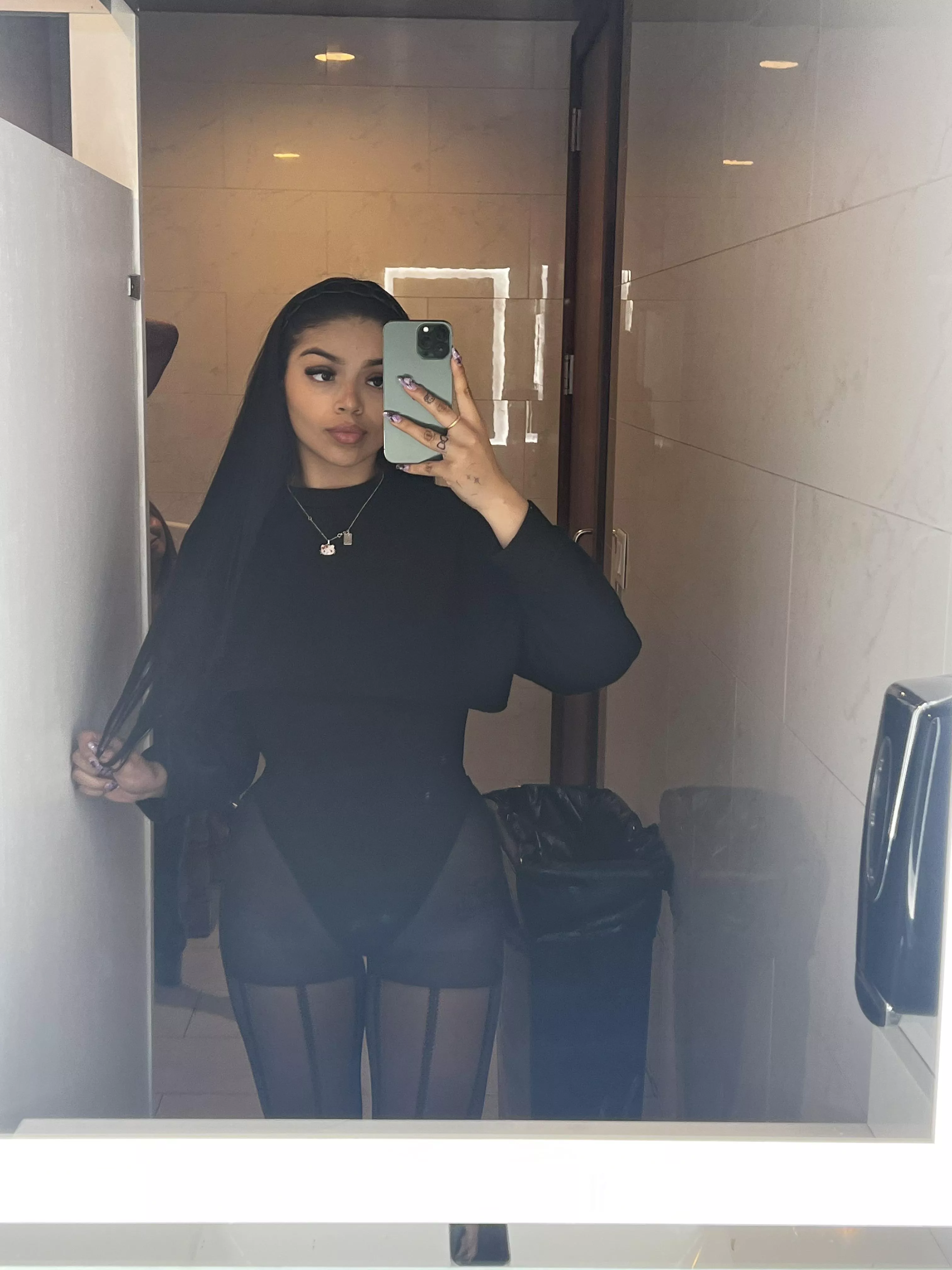 innocent gamer girl 🎀💦