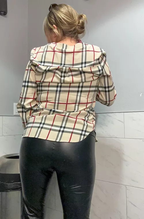 Tried some different wardrobe (f)