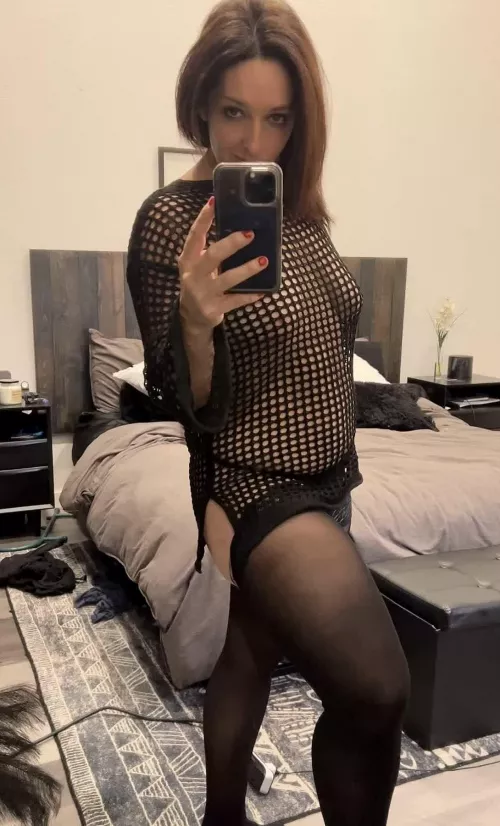 Wanna get naked with a mom like me?