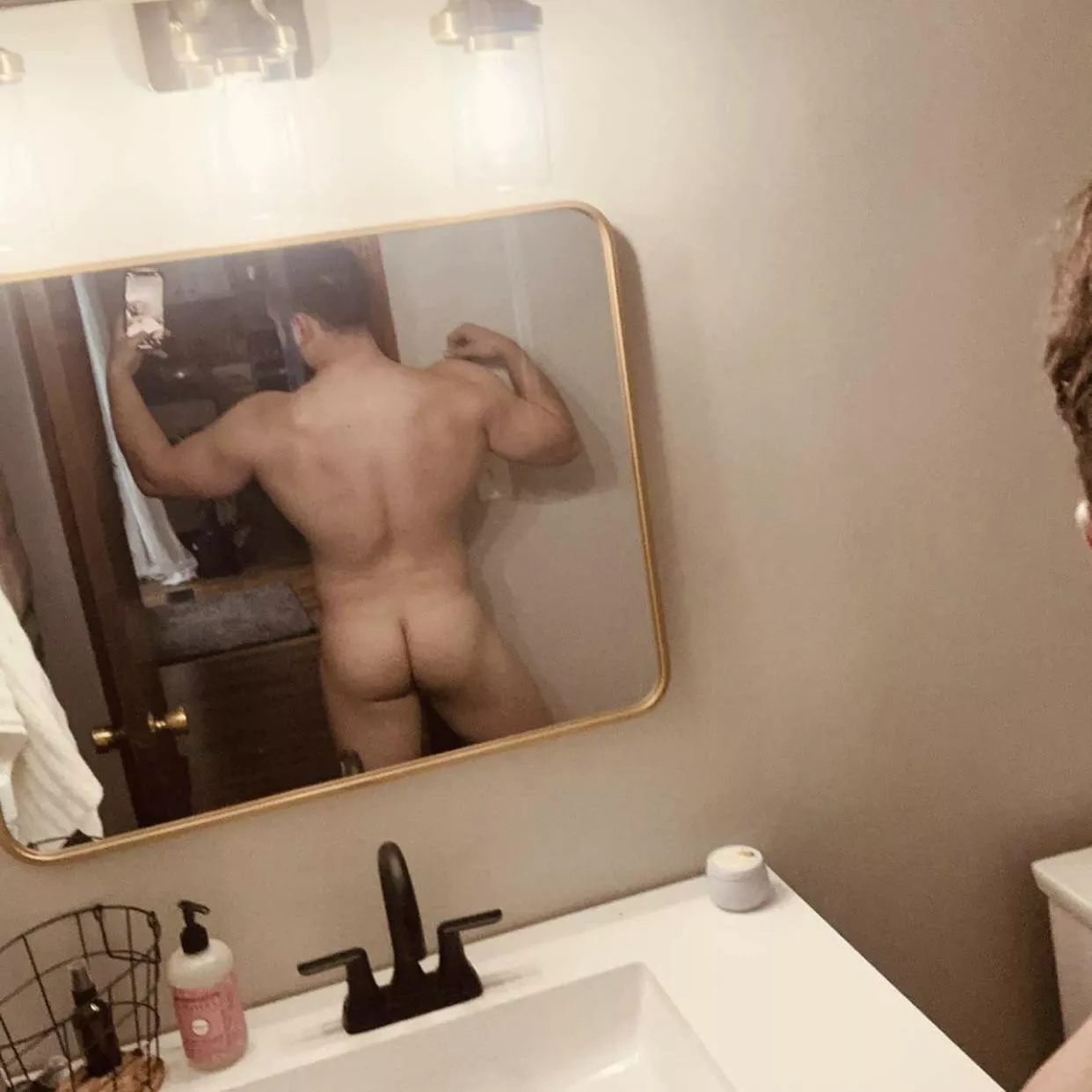 Feelin’ peachy 🍑