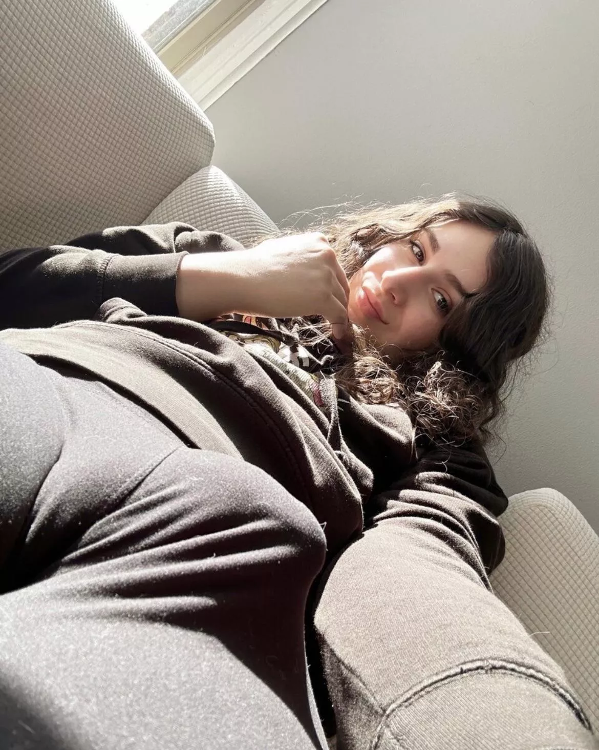 hope you don’t mind my little girl bulge :p