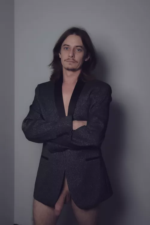 I prefer to not wear a tie.