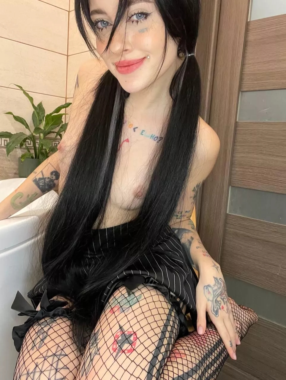 you'd like to play with my soft, pale body, wouldn't you