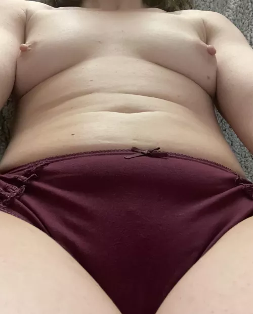 41F - all natural, no filters ▪️ Leave me a 👍 if you stopped to look at me… 🤭