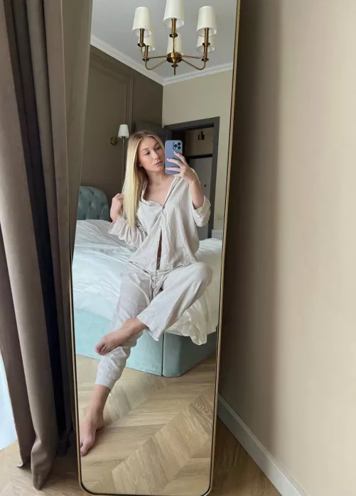 Any older guys want to fill my tight pussy?