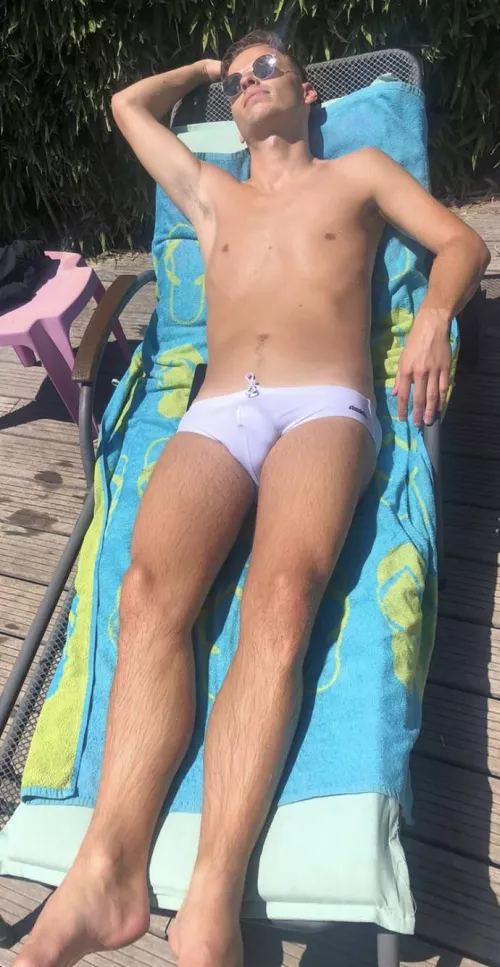 Bulging speedo