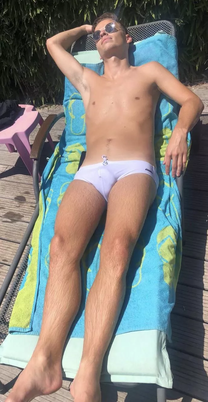 Bulging speedo