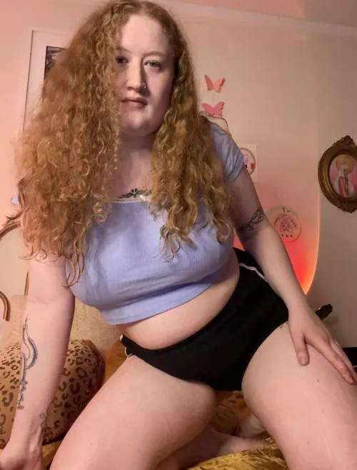 Curvy hairy redhead live now 💕 https://chaturbate.com/lynnelikesu
