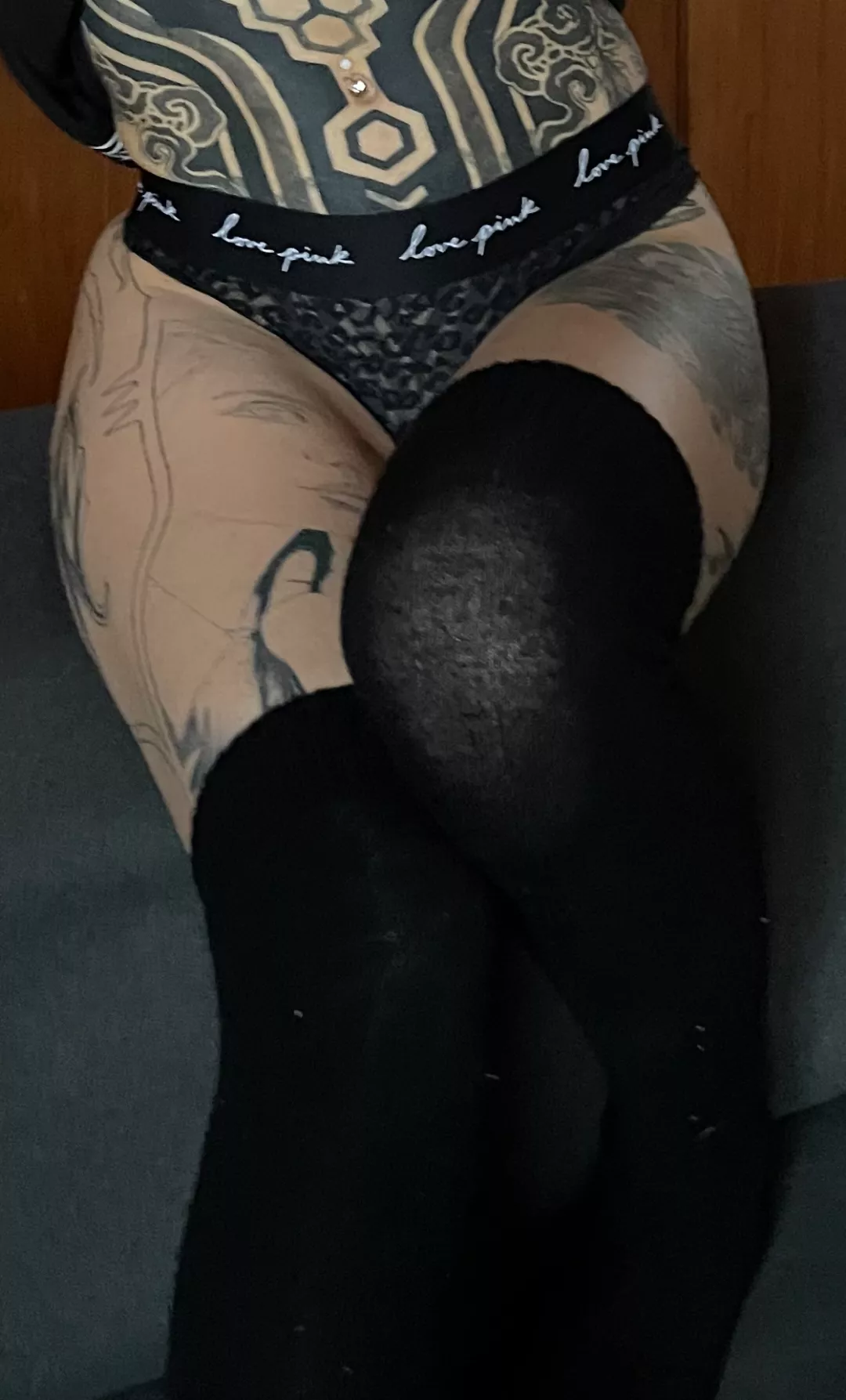 Do you like overknee socks on tatted chicks [F]