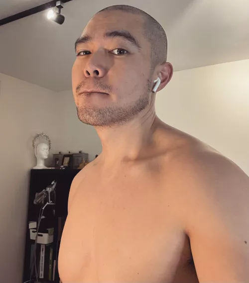 Had a Britney moment and now I look like a Taiwanese monk 🤷🏻‍♂️