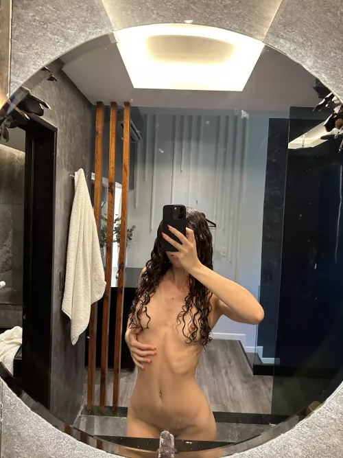 I get so horny when showing my skinny body