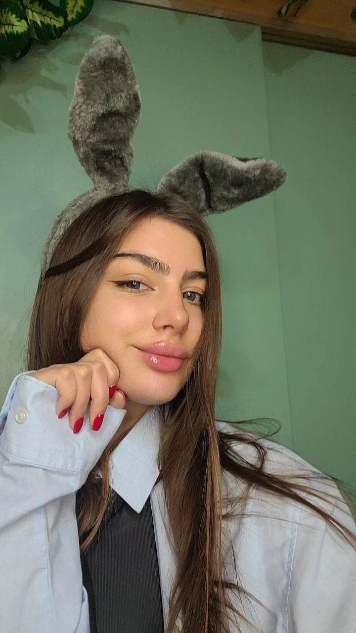 i heard they give out free complenets here