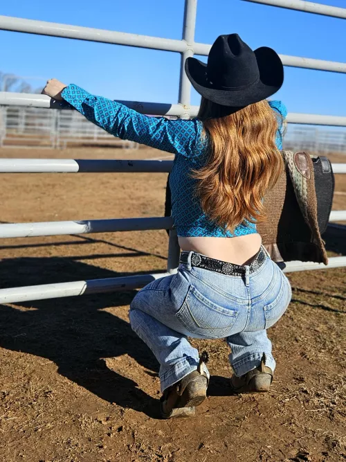 Jeans that are squat proof are essential 👌