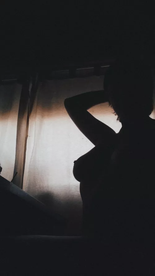 My short hair in backlight, comment something cute if you think it's cute