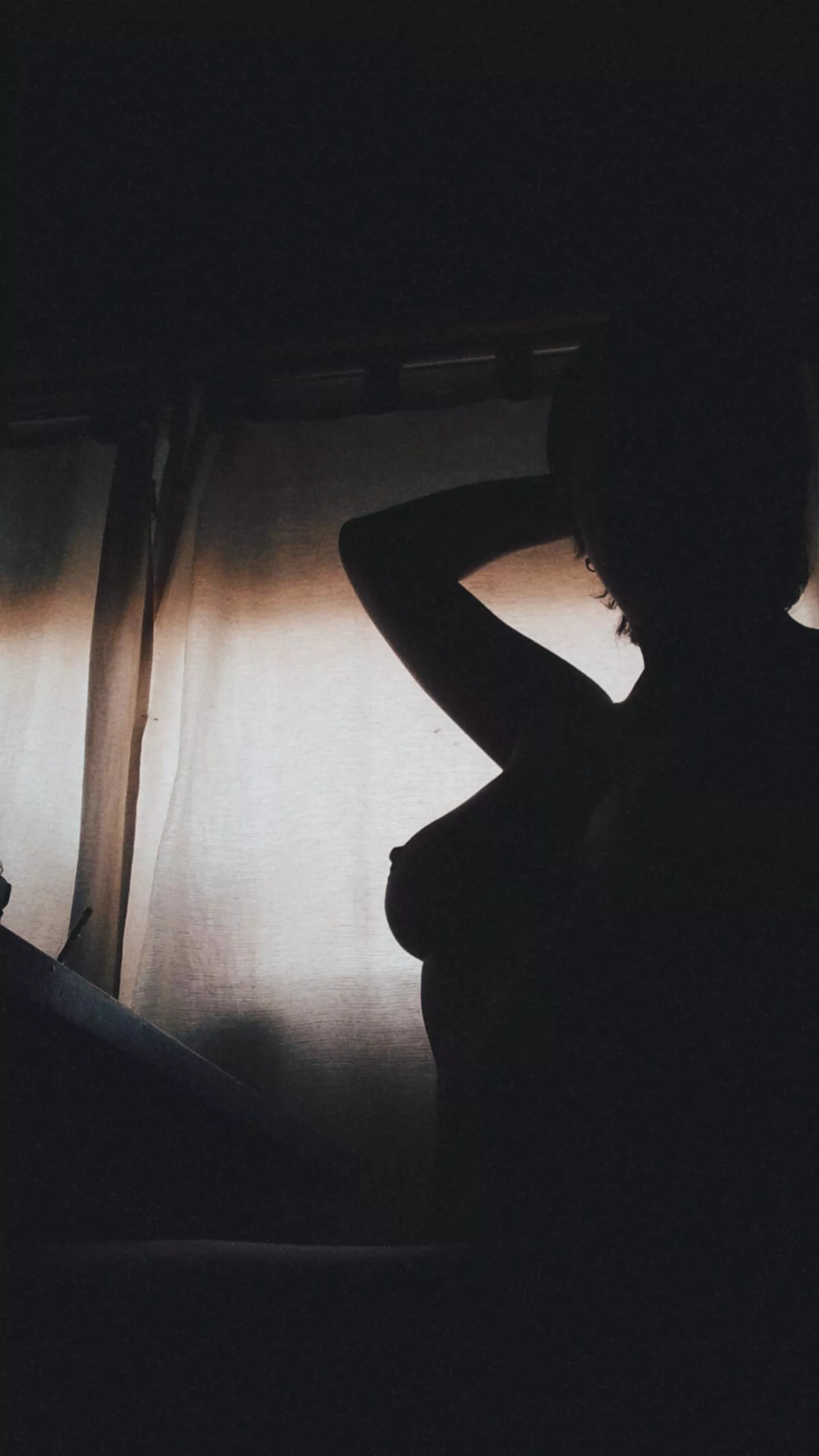 My short hair in backlight, comment something cute if you think it's cute