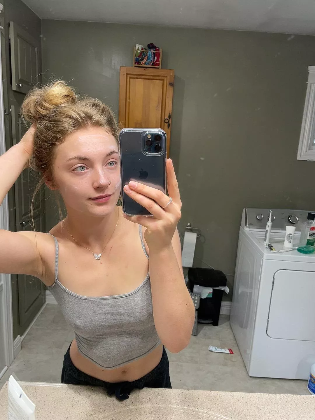 Natalie Grace (@nextdoornatalie.1)