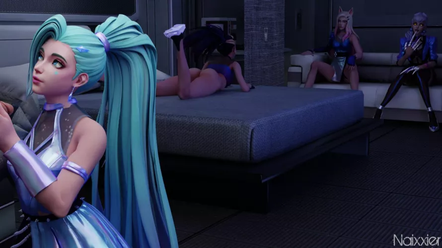 Some fun after the show... (Seraphine, Akali, Ahri and Evelynn)(Naixxier)