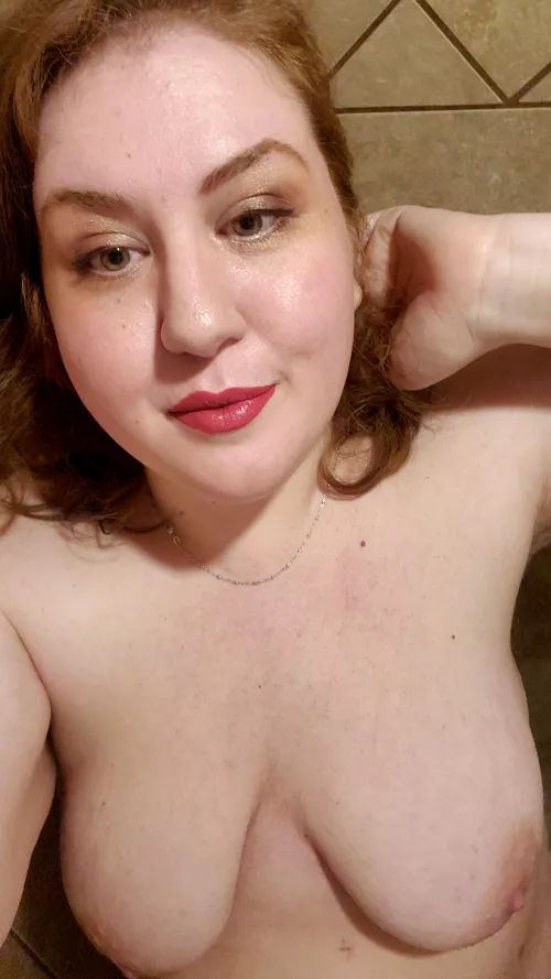 Another night of me loving red lipstick