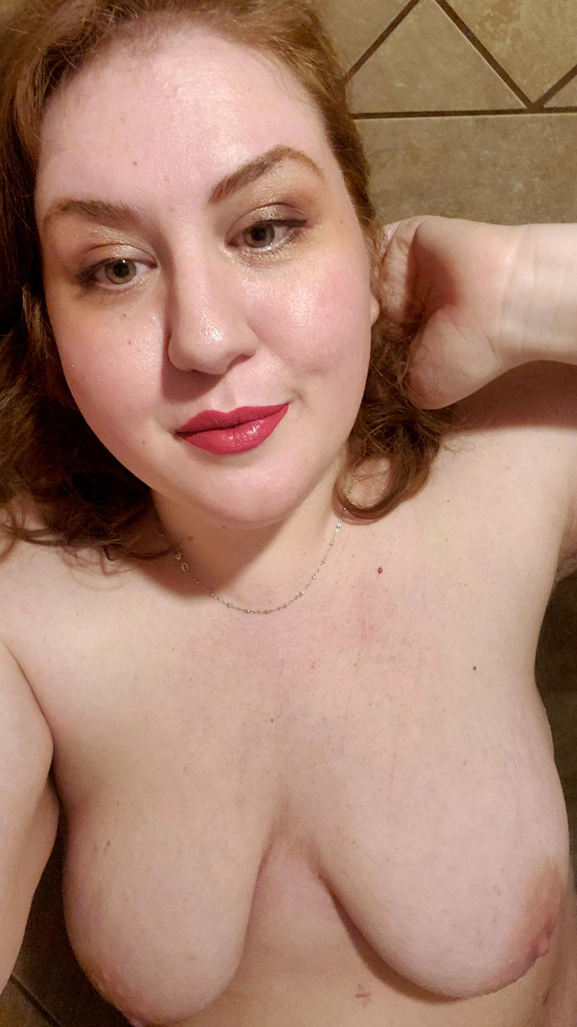 Another night of me loving red lipstick