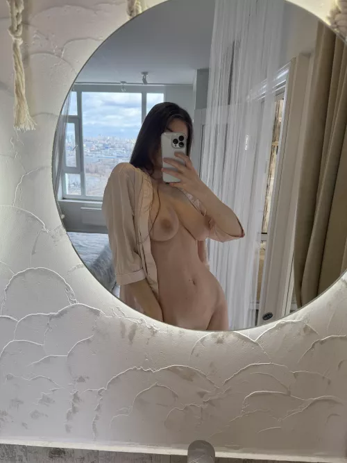 beautiful selfies in the mirror