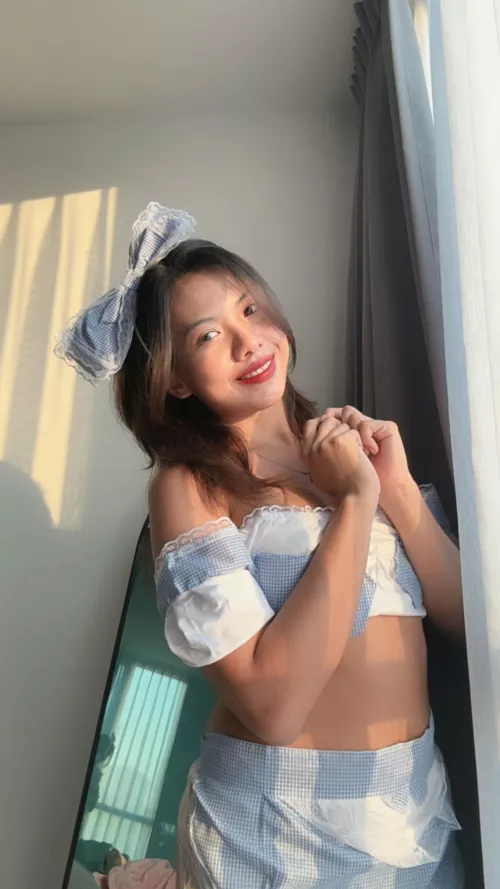 Just a little cutie wanting to brighten up your day! 😊