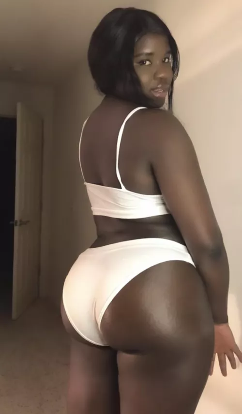 Looking for an older man who knows what to do with it