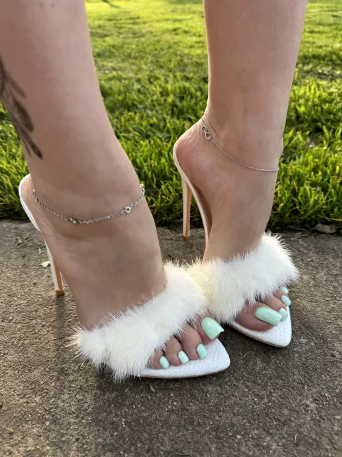 My new fluffy mules ☺️