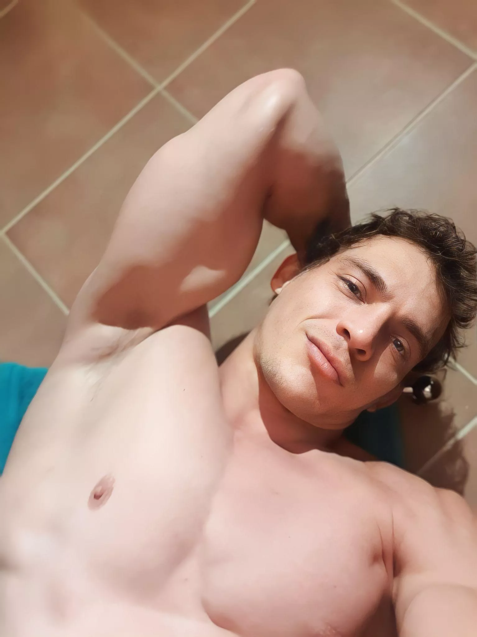 Not hairy at all, but my pits smell sweet AF...like a wiff?