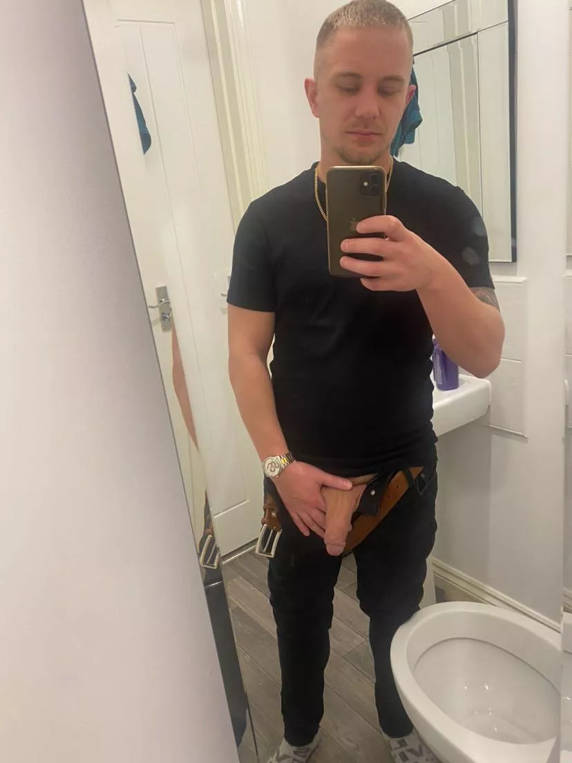 Quick selfie (before my head grew back)