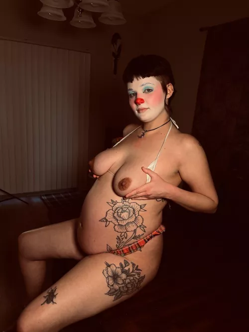 silly clown is 7 months pregnant