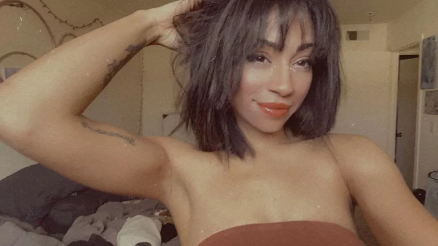 26F kind of a mutt 😜 German Turkish and African American