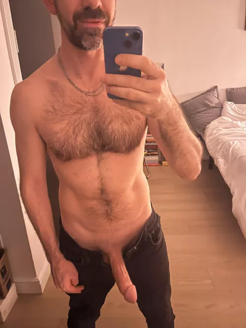 [41] who’s sucking my cock tonight?